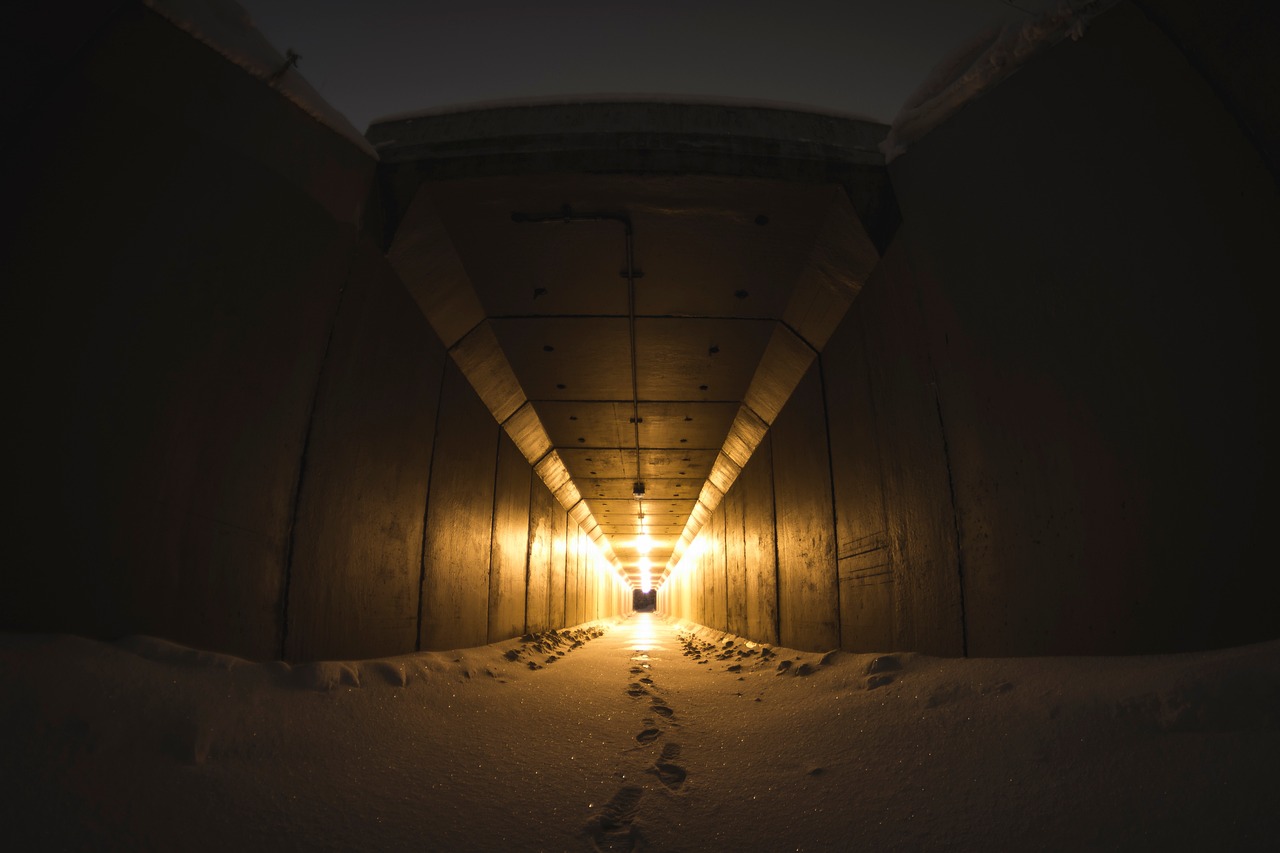 中泰铁路在建隧道塌方，三人失踪——挑战与希望并存